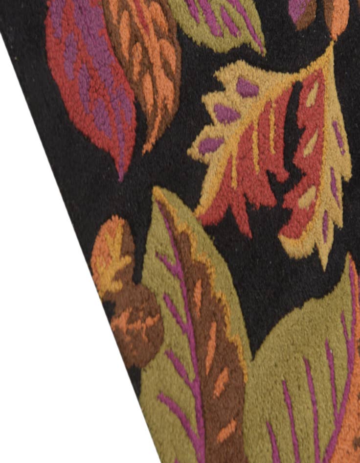 Detail image of  5' x 7' 10 Agra Wool Rug