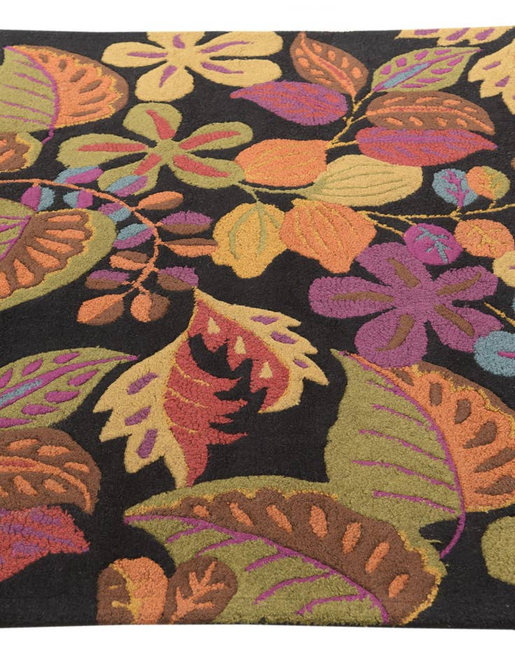Detail image of  4' 10 x 7' 9 Agra Wool Rug