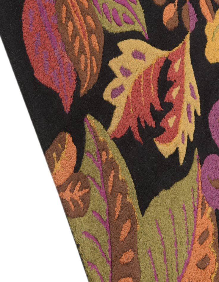 Detail image of  4' 10 x 7' 9 Agra Wool Rug