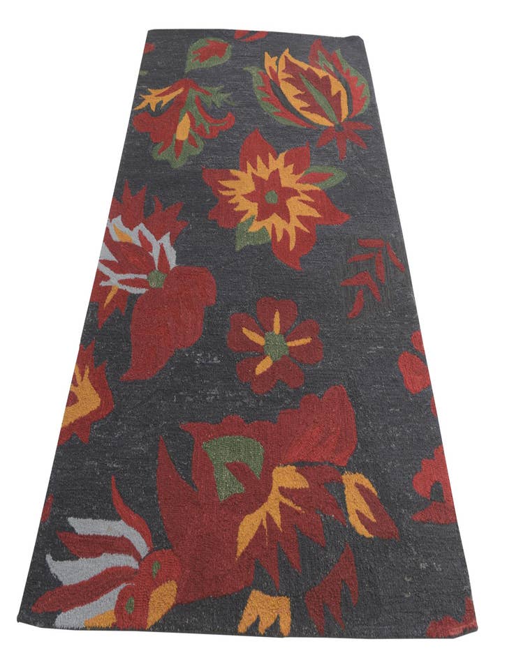 Detail image of  5' x 8' Agra Wool Rug