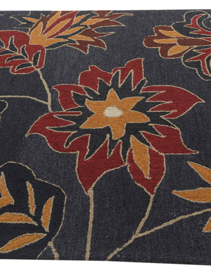 Detail image of  5' x 7' 10 Agra Wool Rug