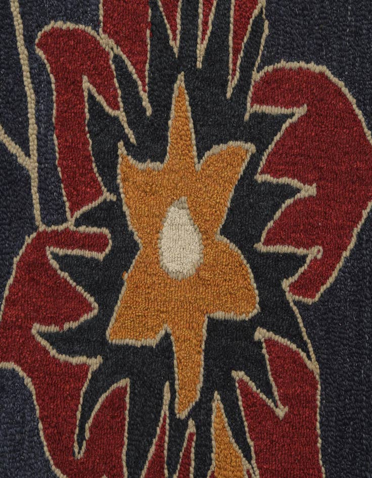Detail image of  5' x 7' 10 Agra Wool Rug