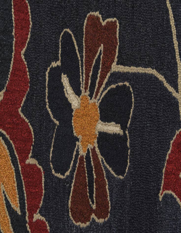 Detail image of  5' x 7' 10 Agra Wool Rug