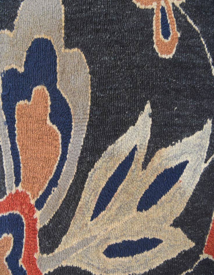 Detail image of  5' x 8' Agra Wool Rug