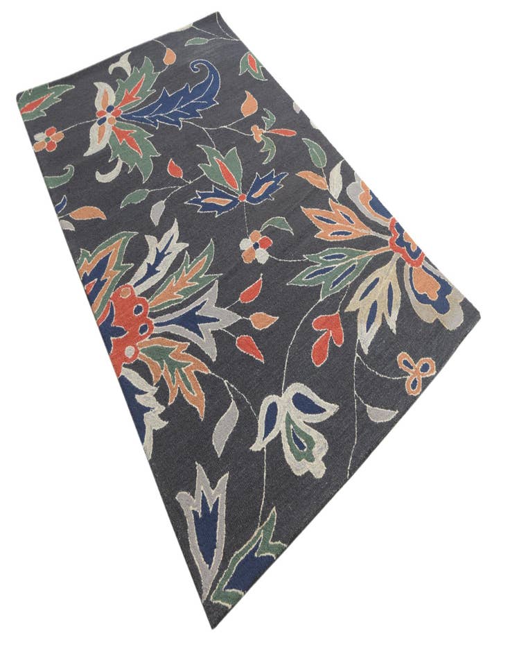 Detail image of  5' x 8' Agra Wool Rug