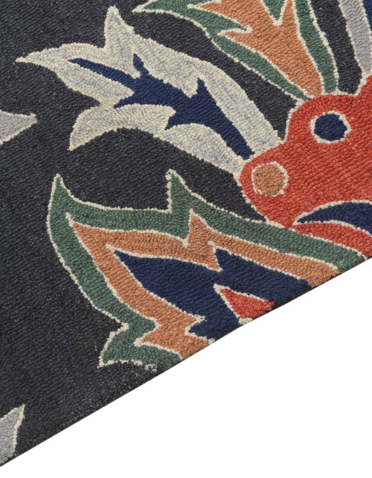 Detail image of  5' x 8' Agra Wool Rug
