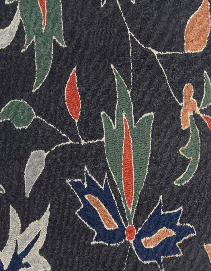 Detail image of  5' x 8' Agra Wool Rug