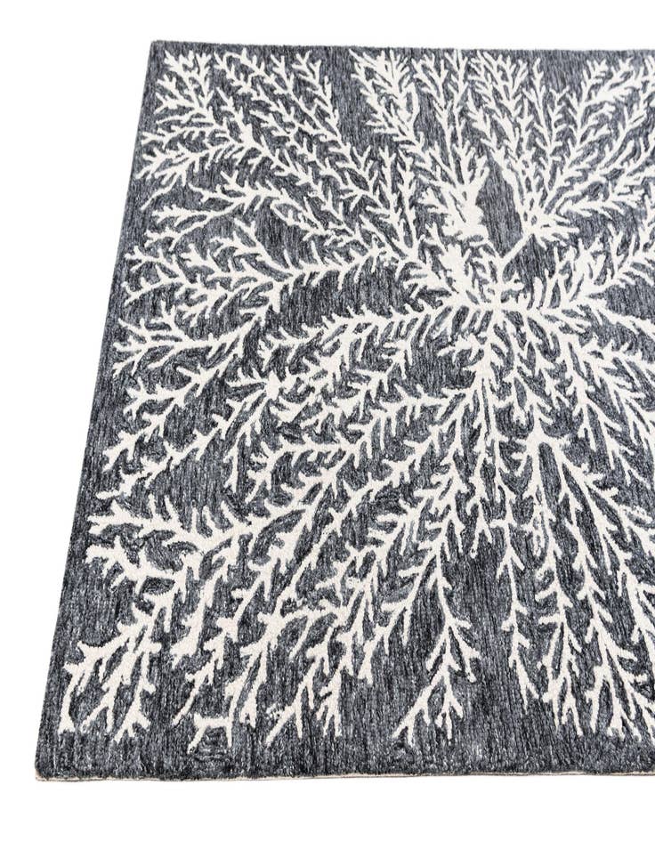 Detail image of  4' 1 x 6' Agra Wool Rug