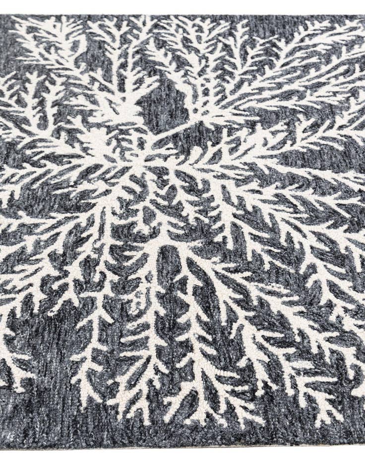 Detail image of  4' 1 x 6' Agra Wool Rug