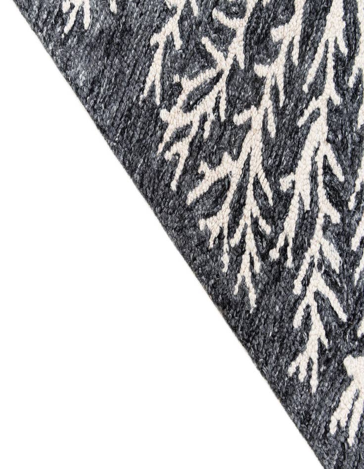 Detail image of  4' 1 x 6' Agra Wool Rug