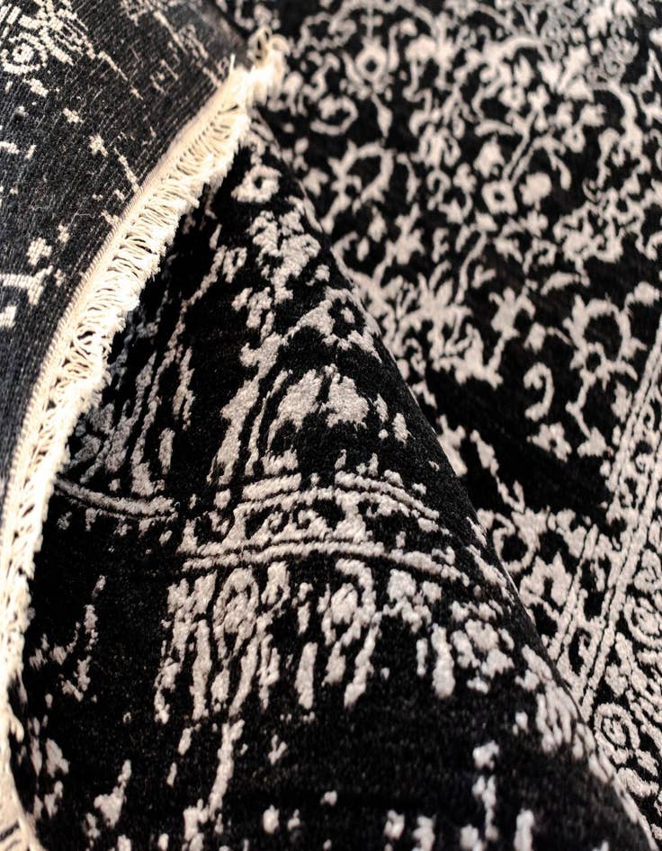 Detail image of  5' x 6' 9 Art Inspired Wool Rug