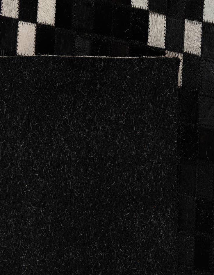 Detail image of  8' x 10' Cowhide - Patchwork Rug