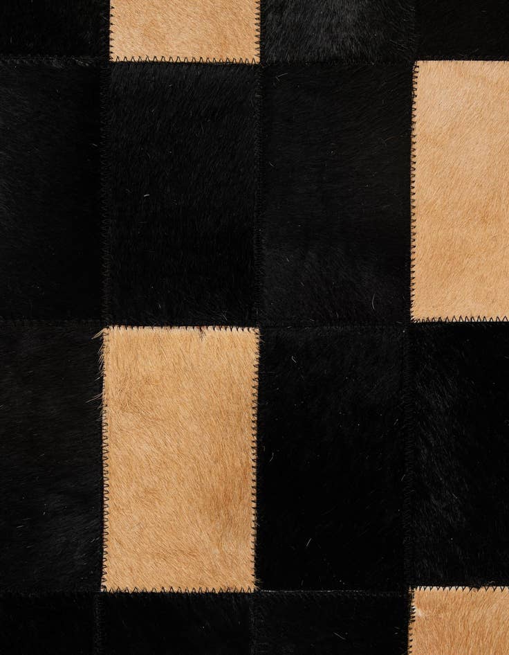 Detail image of  5' 1 x 8' Cowhide - Patchwork Rug