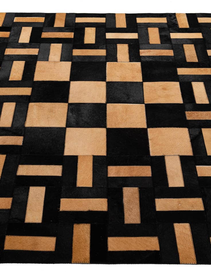 Detail image of  5' 1 x 8' Cowhide - Patchwork Rug