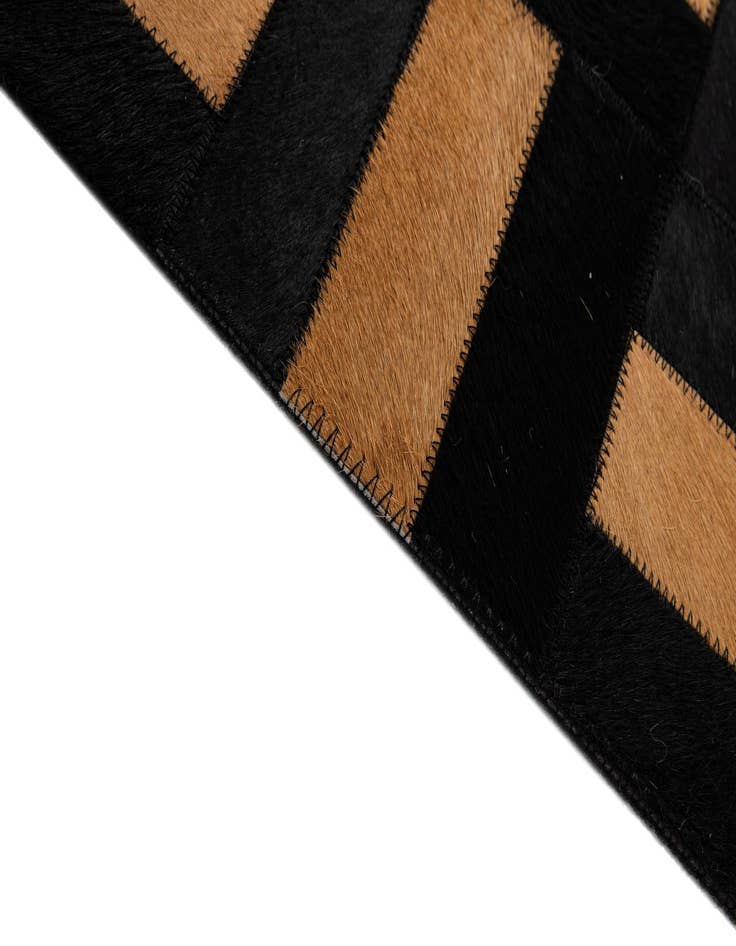 Detail image of  5' 1 x 8' Cowhide - Patchwork Rug