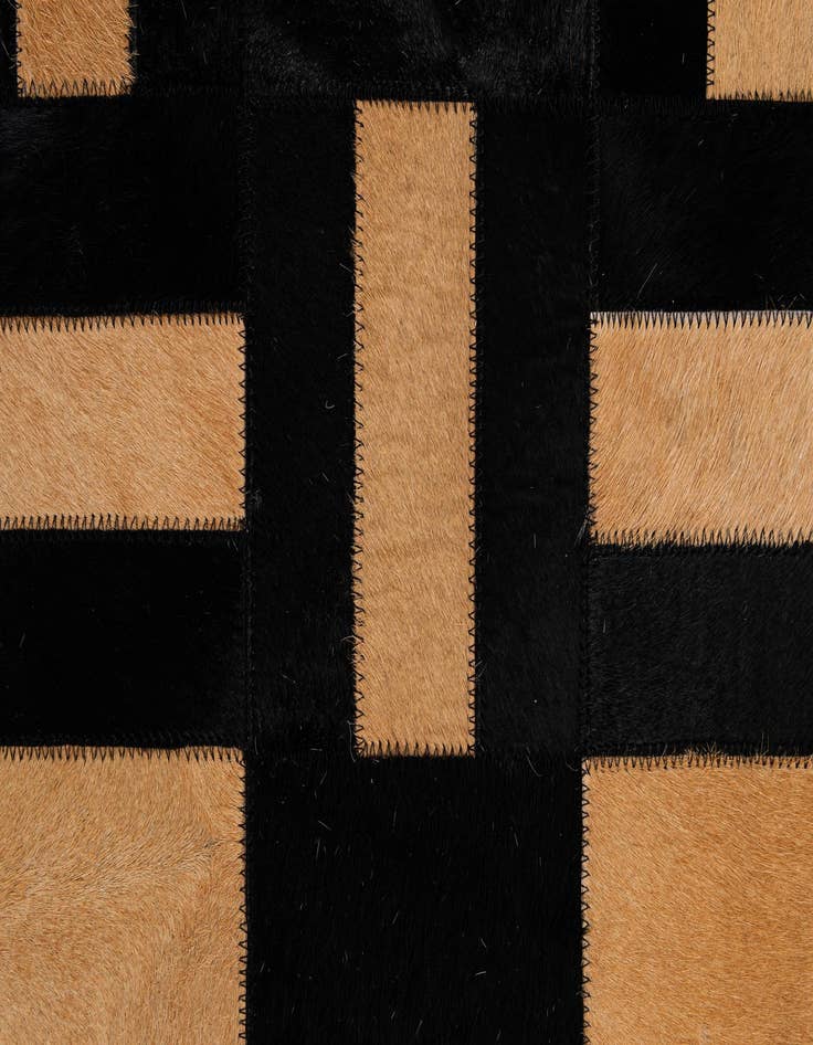 Detail image of  5' 1 x 8' Cowhide - Patchwork Rug