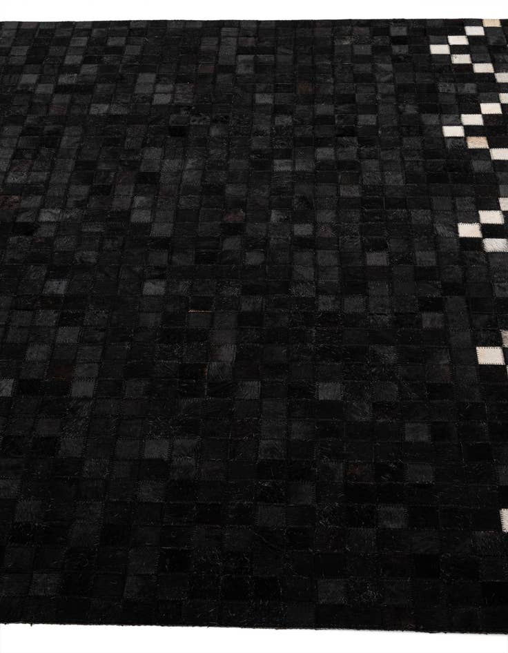 Detail image of  5' 1 x 8' Cowhide - Patchwork Rug