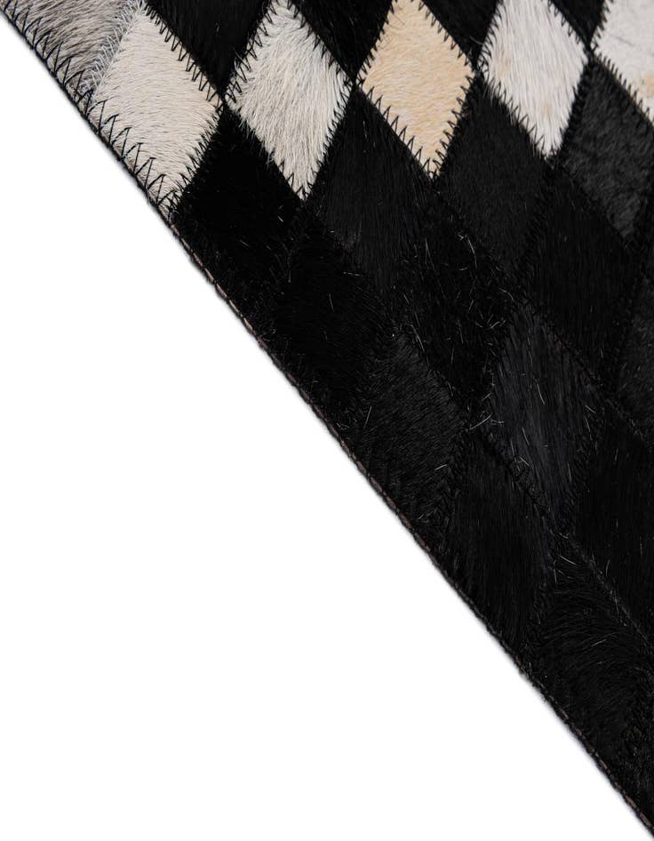 Detail image of  5' 1 x 8' Cowhide - Patchwork Rug