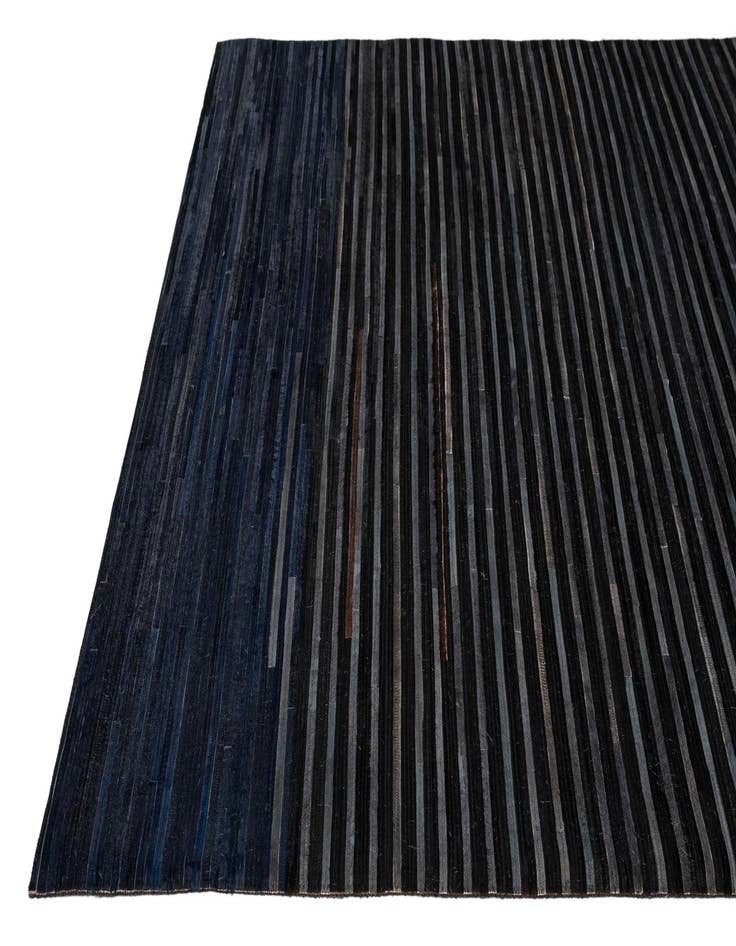 Detail image of  5' 1 x 8' Cowhide - Patchwork Rug