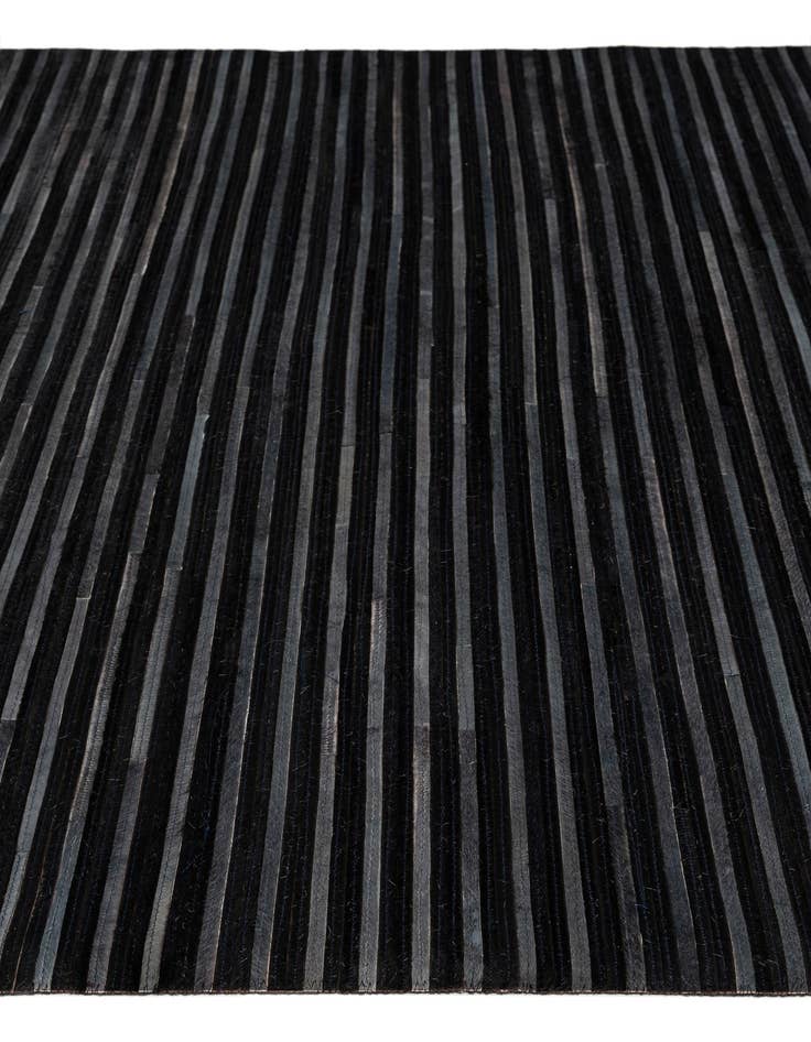 Detail image of  5' 1 x 8' Cowhide - Patchwork Rug