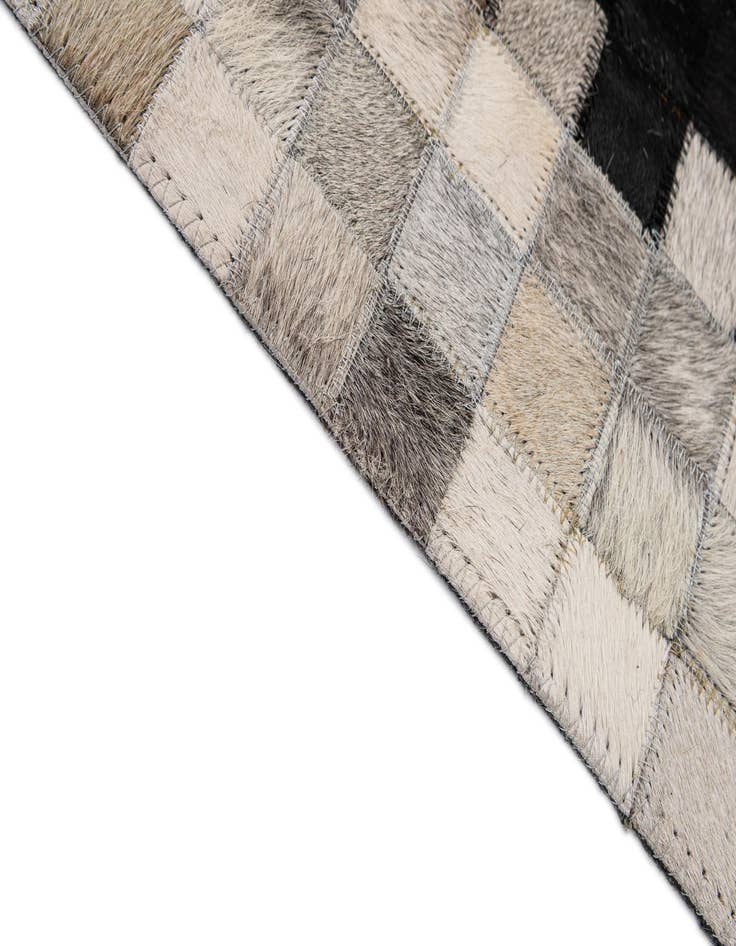 Detail image of  5' 1 x 8' Cowhide - Patchwork Rug