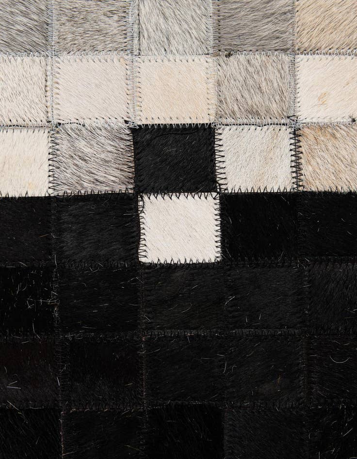 Detail image of  5' 1 x 8' Cowhide - Patchwork Rug