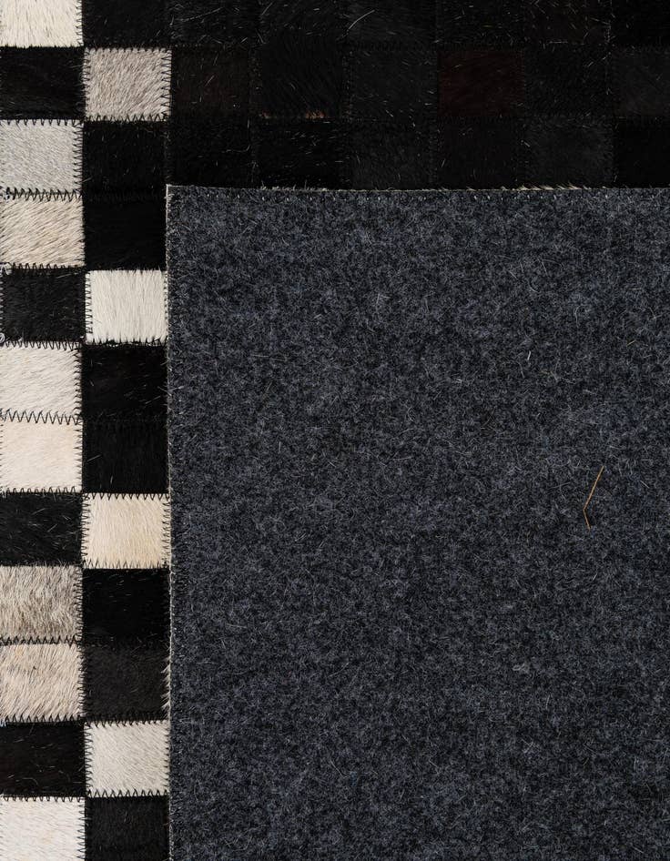 Detail image of  5' 1 x 8' Cowhide - Patchwork Rug