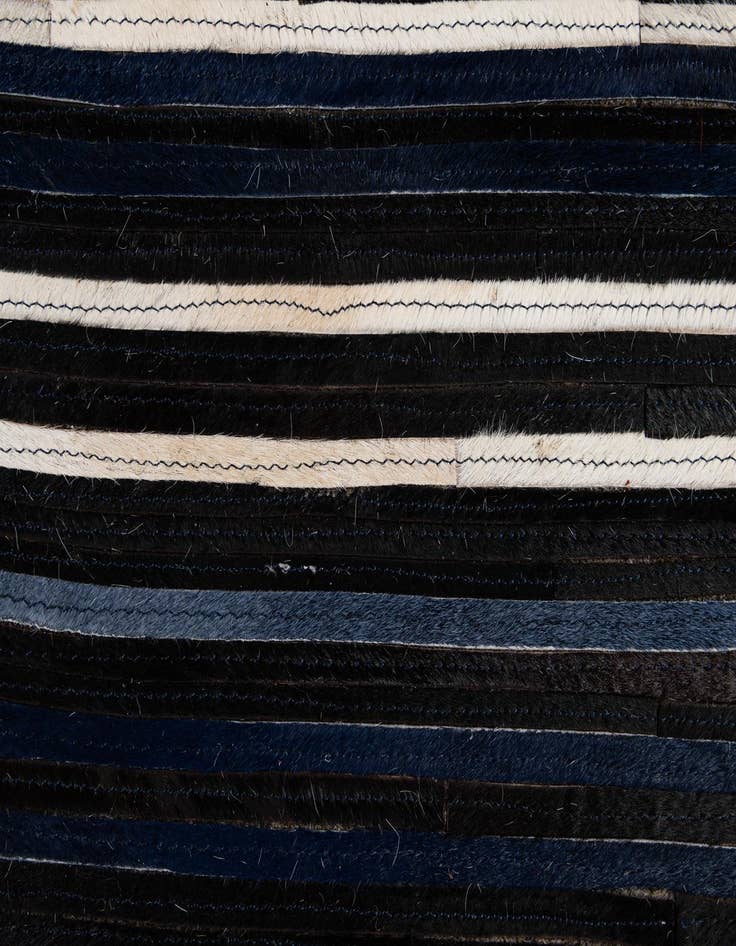 Detail image of  5' 1 x 8' Cowhide - Patchwork Rug