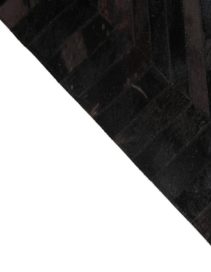 Detail image of  6' x 9' Cowhide Stocks Rug