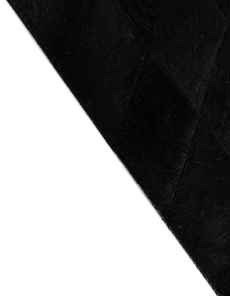 Detail image of  5' x 7' 10 Cowhide Stocks Rug