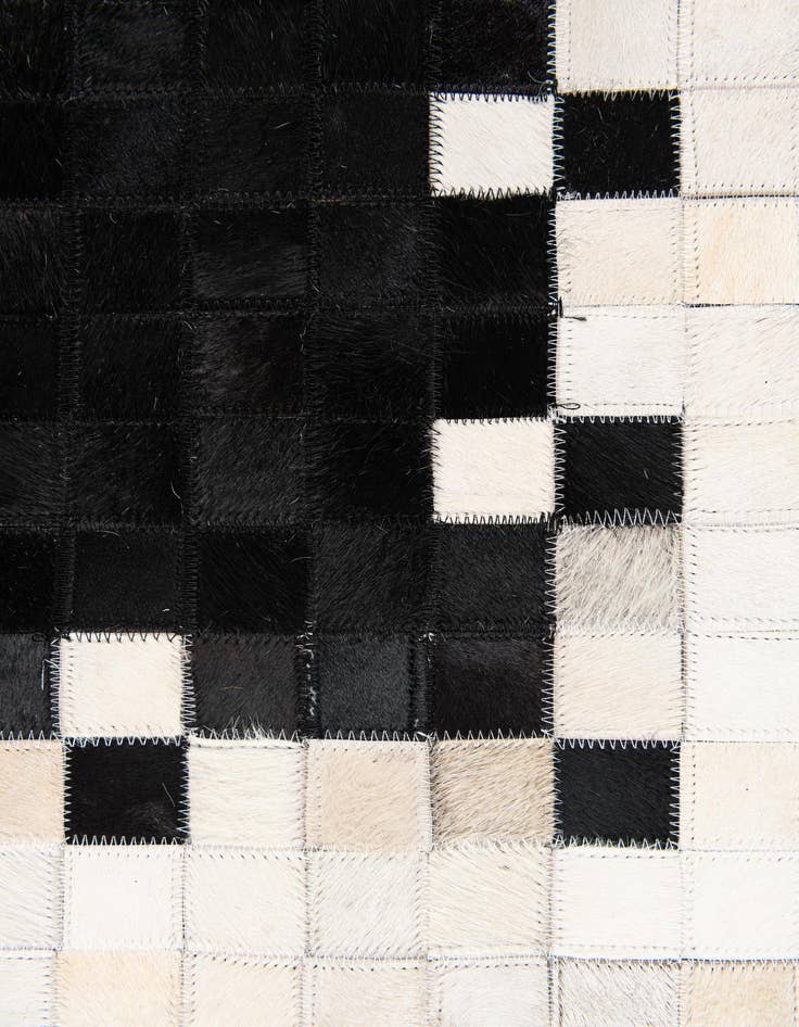 Detail image of  5' x 7' 10 Cowhide Stocks Rug