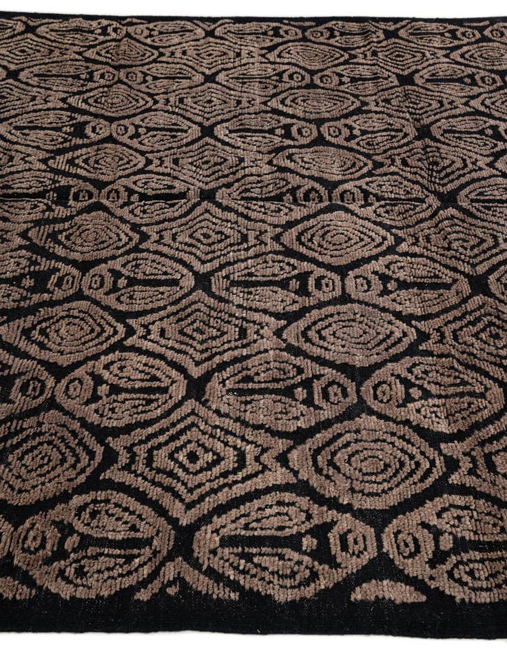 Detail image of  8' 2 x 10' 6  Hand Knotted Darya Wool Rug