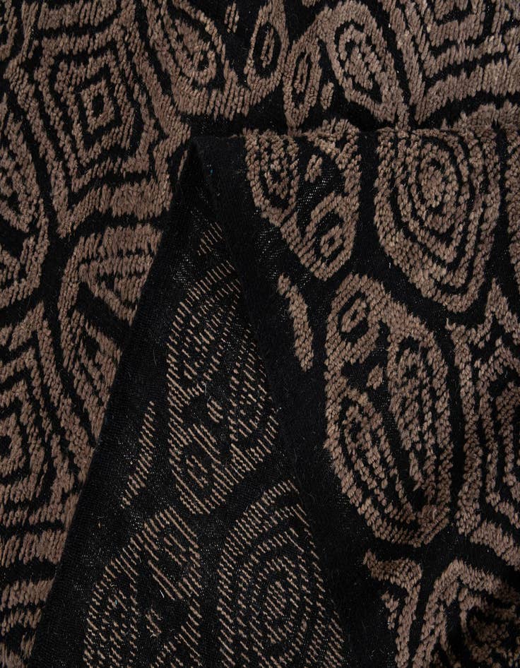 Detail image of  8' 2 x 10' 6  Hand Knotted Darya Wool Rug