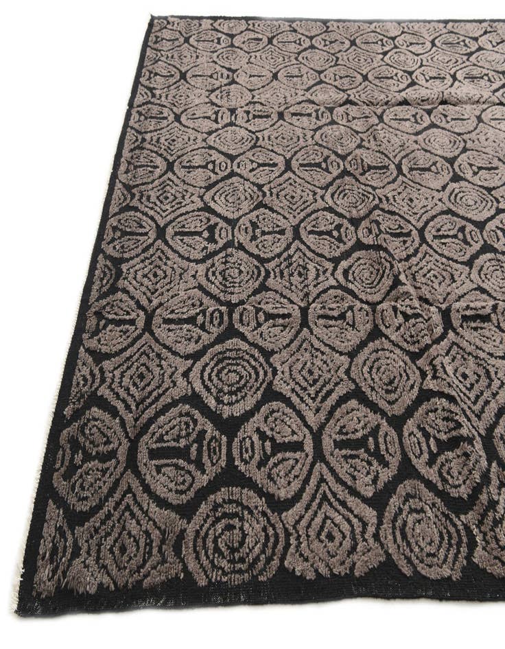 Detail image of  9' 6 x 13' 6  Hand Knotted Darya Wool Rug