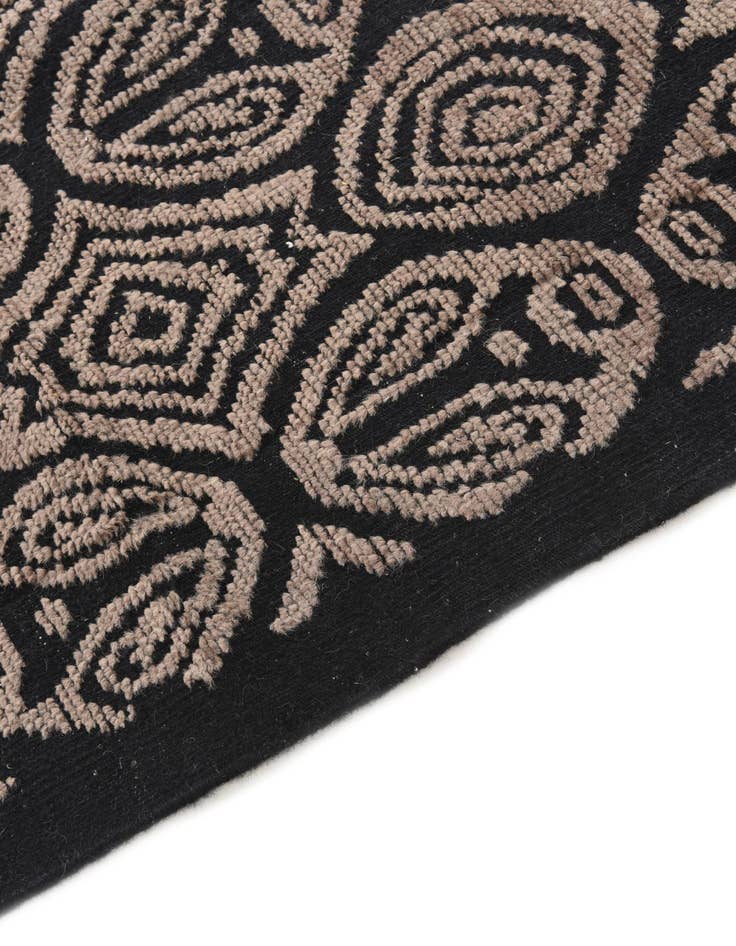 Detail image of  8' 3 x 10' 4  Hand Knotted Darya Wool Rug