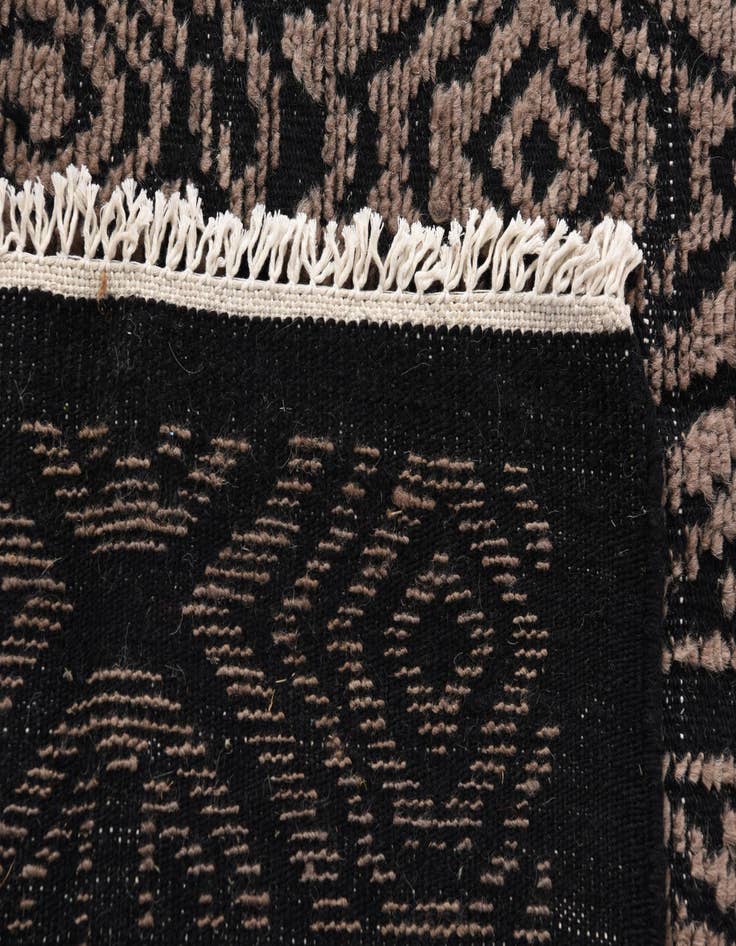 Detail image of  9' 4 x 12' 7  Hand Knotted Darya Wool Rug