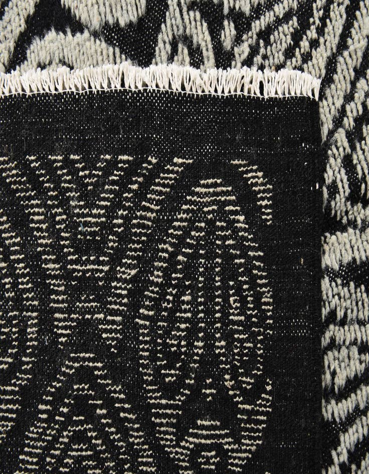 Detail image of  8' 5 x 9' 5  Hand Knotted Darya Wool Rug