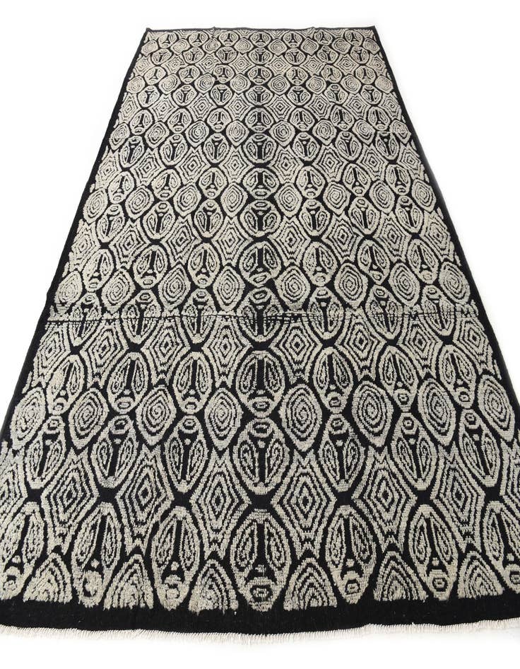 Detail image of  9' 1 x 12' 4  Hand Knotted Darya Wool Rug