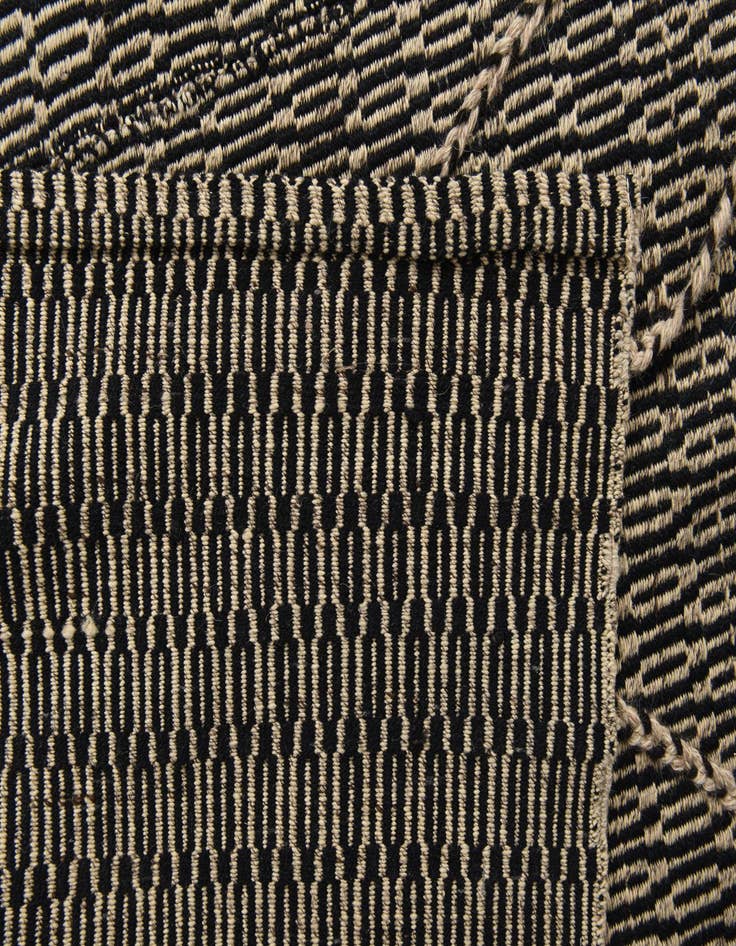 Detail image of  7' 10 x 9' 9  Hand Knotted Darya Wool Rug