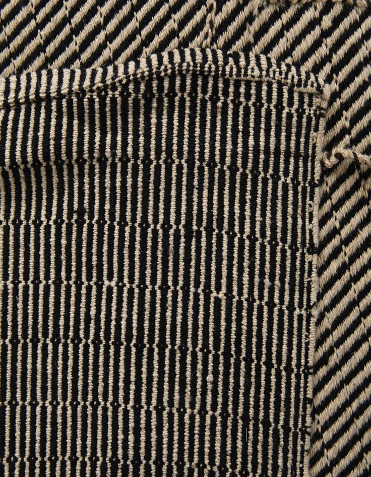 Detail image of  9' 9 x 14'  Hand Knotted Darya Wool Rug