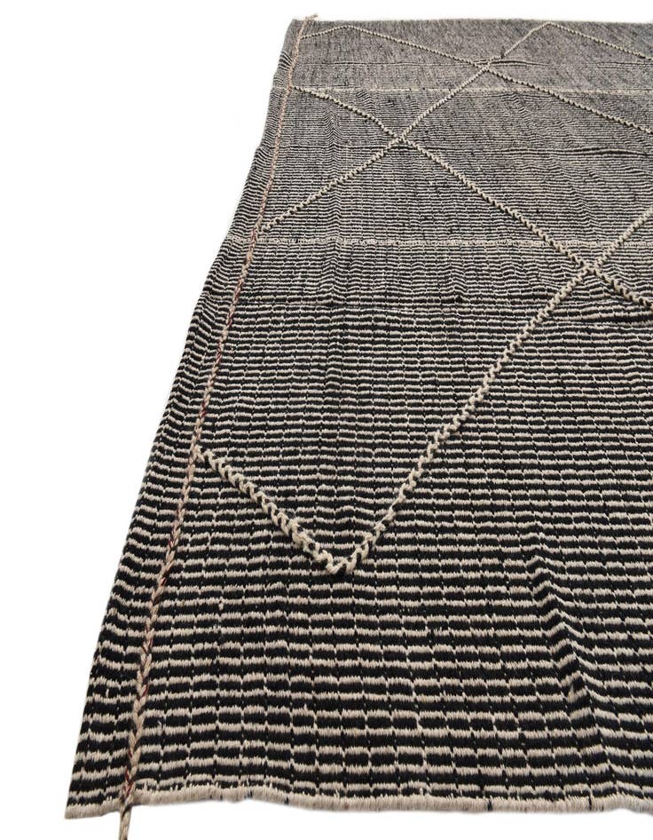 Detail image of  9' 5 x 13' 10  Hand Knotted Darya Wool Rug