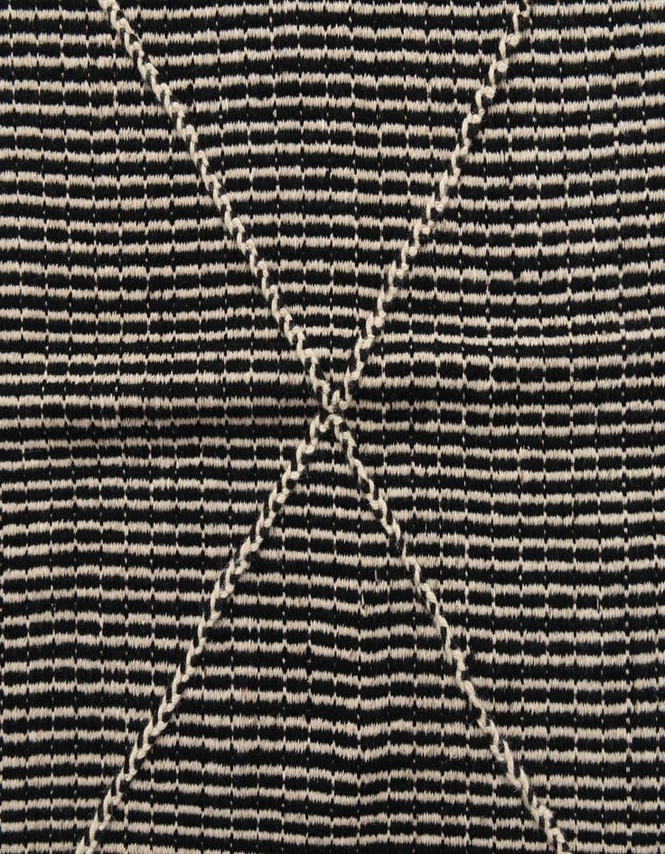 Detail image of  9' 5 x 13' 10  Hand Knotted Darya Wool Rug