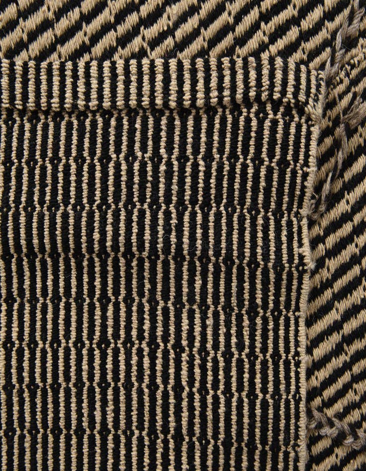 Detail image of  5' 9 x 9' 2  Hand Knotted Darya Wool Rug