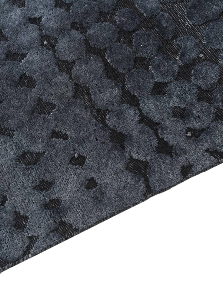 Detail image of  9' x 12' 2  Hand Knotted Darya Wool Rug