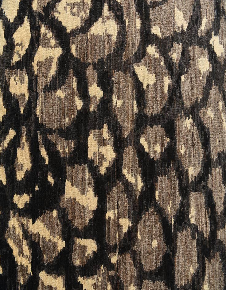 Detail image of  5' x 7' 4  Hand Knotted Darya Wool Rug