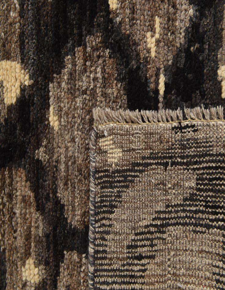 Detail image of  5' x 7' 4  Hand Knotted Darya Wool Rug