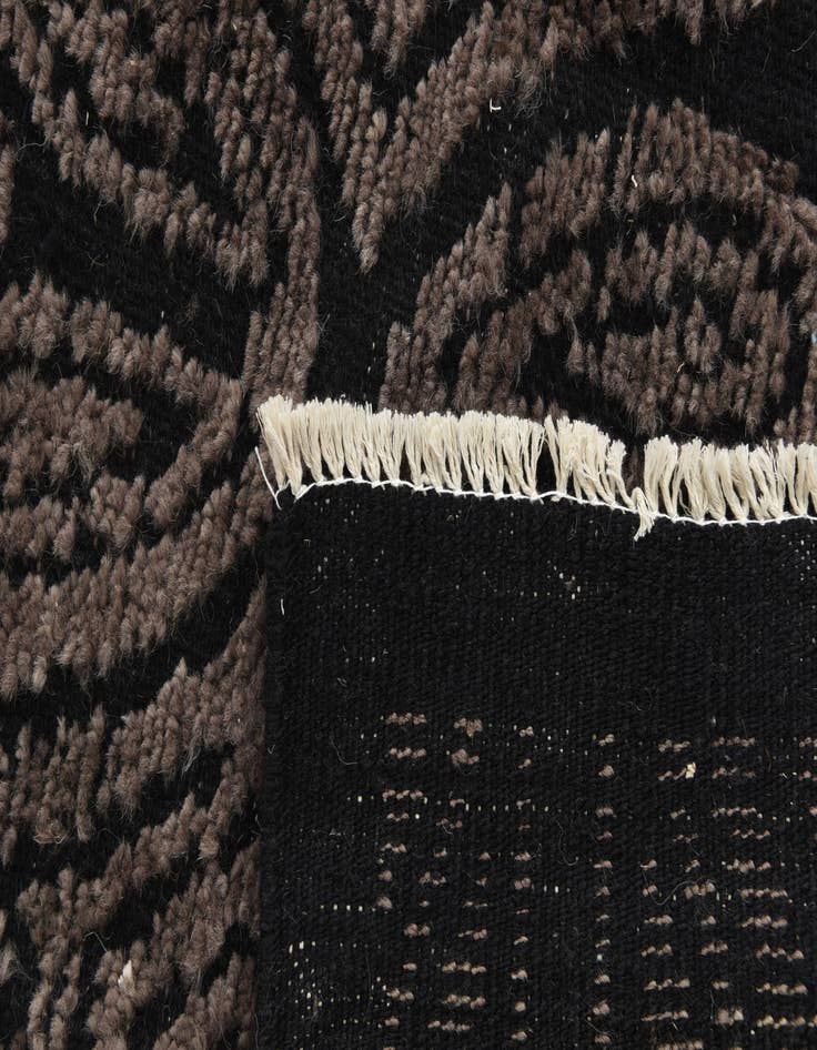 Detail image of  8' 3 x 10' 1  Hand Knotted Darya Wool Rug