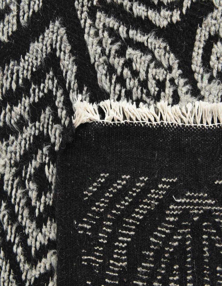 Detail image of  8' 2 x 10' 4  Hand Knotted Darya Wool Rug