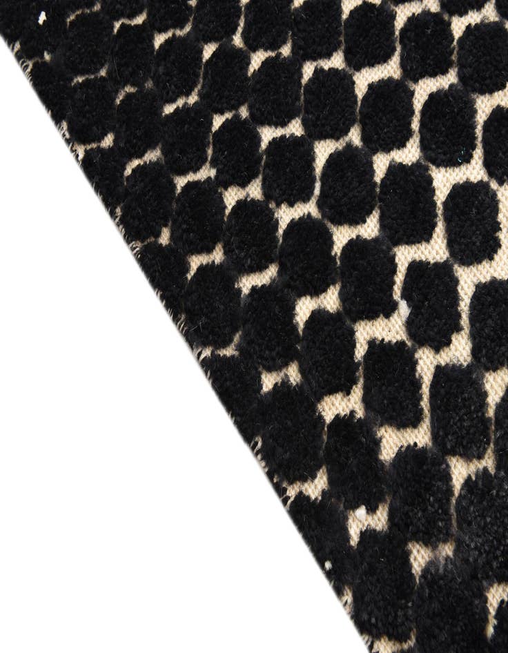 Detail image of  4' 11 x 7' 5  Hand Knotted Darya Wool Rug