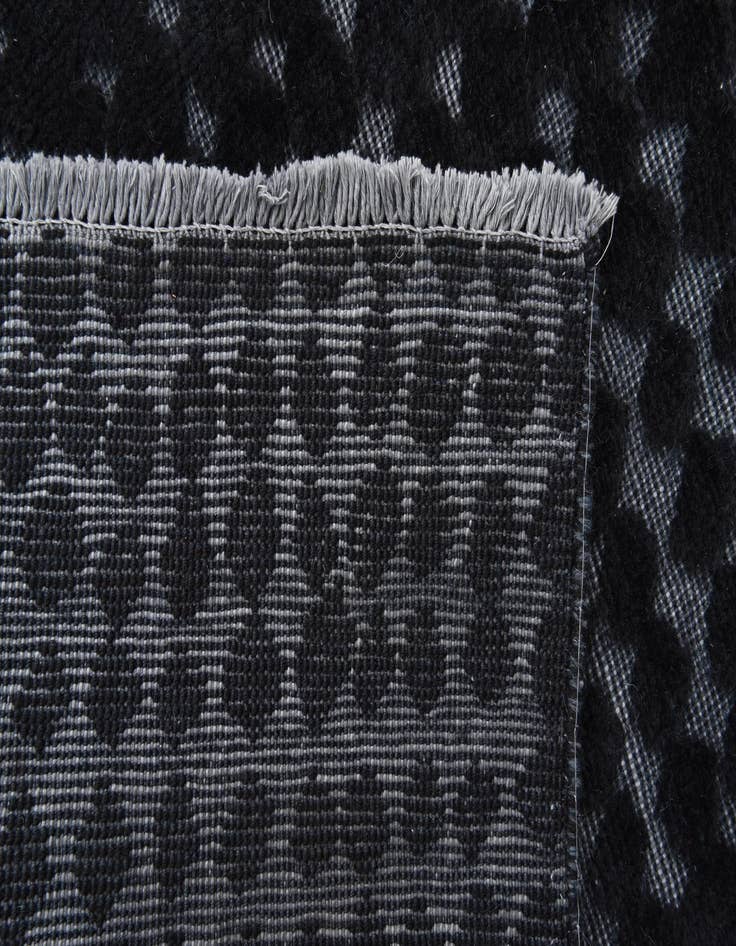 Detail image of  5' 3 x 8' 4  Hand Knotted Darya Wool Rug